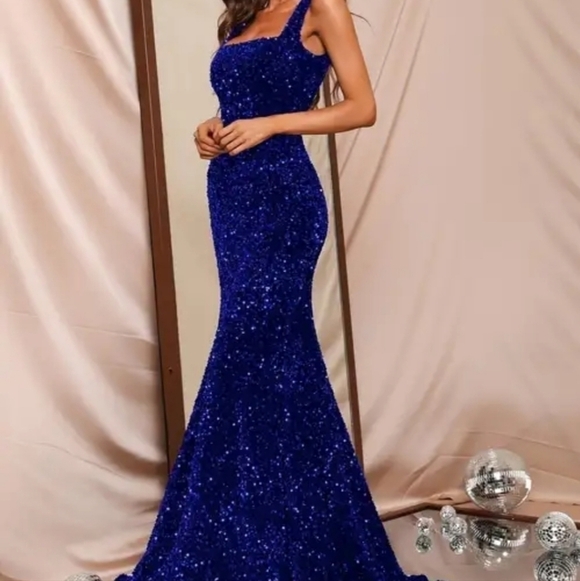 Blue Sequined Pendulum Special Event Maxi Dress - Picture 7 of 16